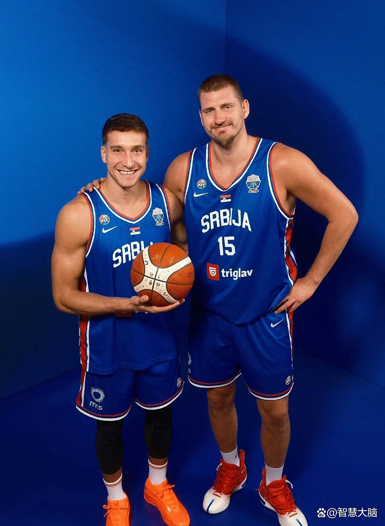 关于篮球巨星领衔球队晋级半决赛的信息