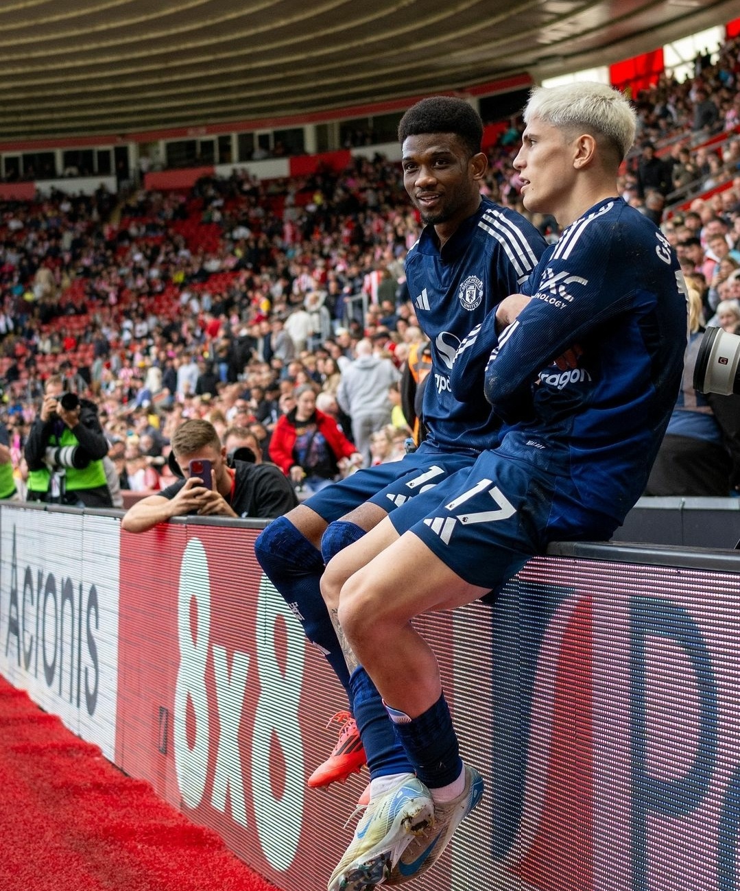 南安普顿不敌曼联，陷入连败困境的简单介绍